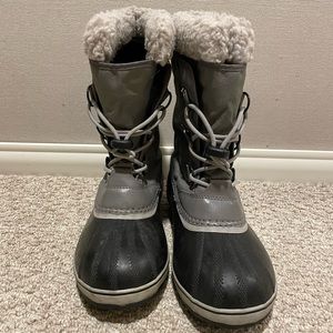 SOREL youth size 7–excellent condition